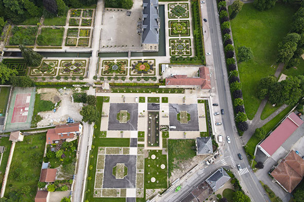 ESPACES D'ACCUEIL AU CHÂTEAU DU GRAND JARDIN À JOINVILLE