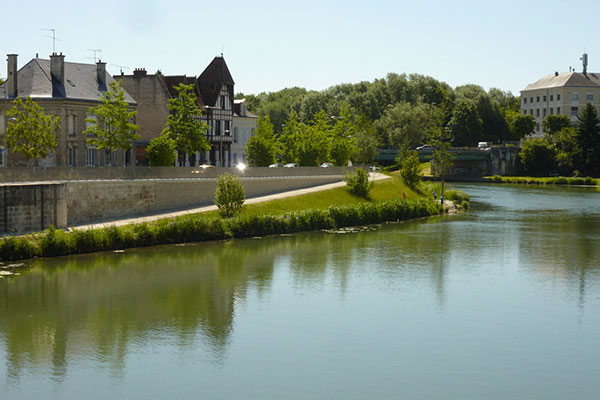 BERGES DE L'AISNE EN TRAVERSÉE URBAINE